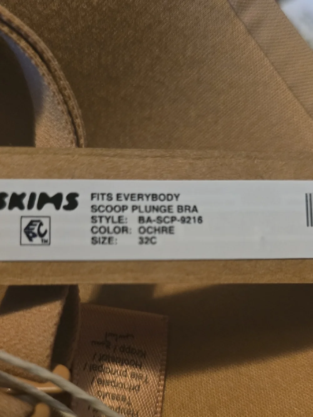 SKIMS Kim Kardashian Women's 32C Fits Everybody Scoop Plunge Bra New w/ Tags! - Picture 3 of 4